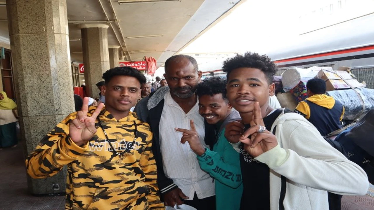 سكك حديد مصر تُخصص قطاراً لنقل السودانيين ضمن مبادرة العودة الطوعية للوطن